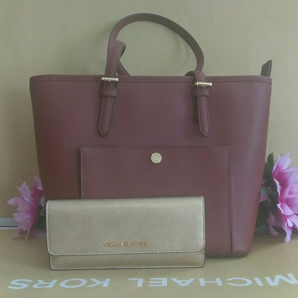 Michael Kors Tote Purse Shoppers Only